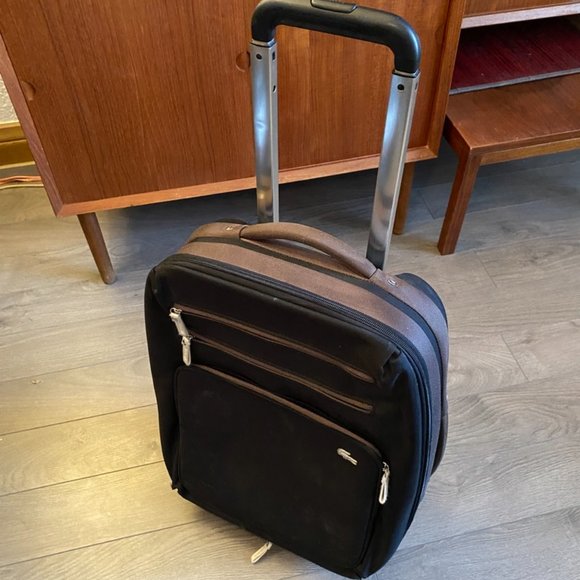 Lacoste Rolling Medium Suitcase | Designer Carry-On Bag - Picture 4 of 9